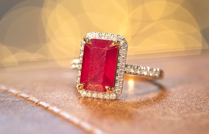 An Overview Of Our Best Baguette Engagement Rings