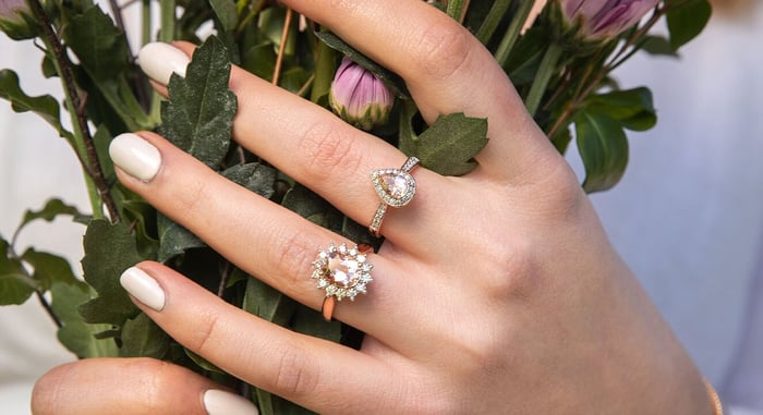 A Guide On What Jewellery To Wear With Your Wedding Dress