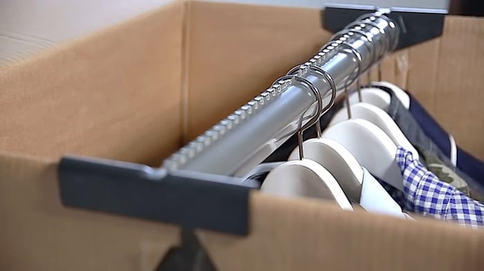 Gode råd - Når du skal pakke tøjskab, gaderobeskab & bøjletøj