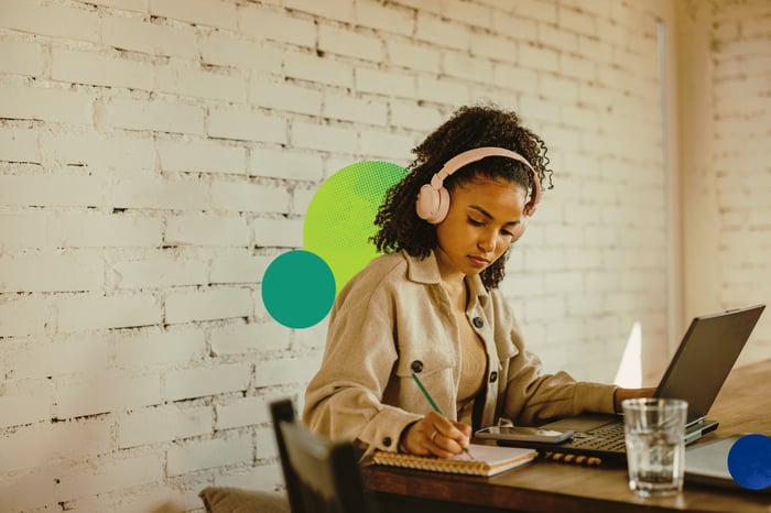 Getting Help with Your Online College Courses: Tutoring and Support