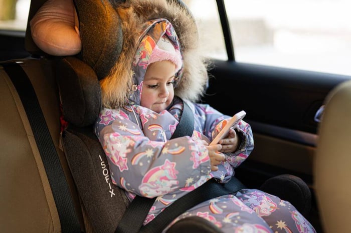 Can Baby Wear Snowsuit in Car Seat? Parent Needs to Know