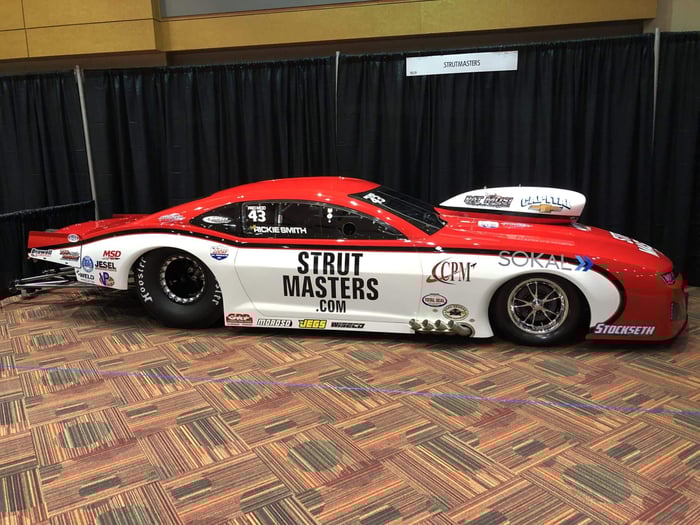 Racing legend Rickie Smith signs sponsorship deal with Strutmasters