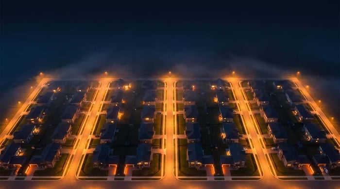 calcul sous-réseau : terrain découpé en 4 parcelles, la métaphore du subnetting