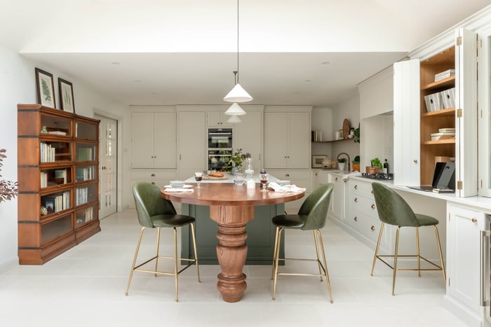 The Beauty of Oak in Kitchen Design