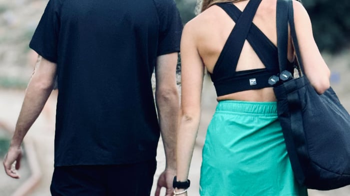 Can I take a pickleball paddle on a plane