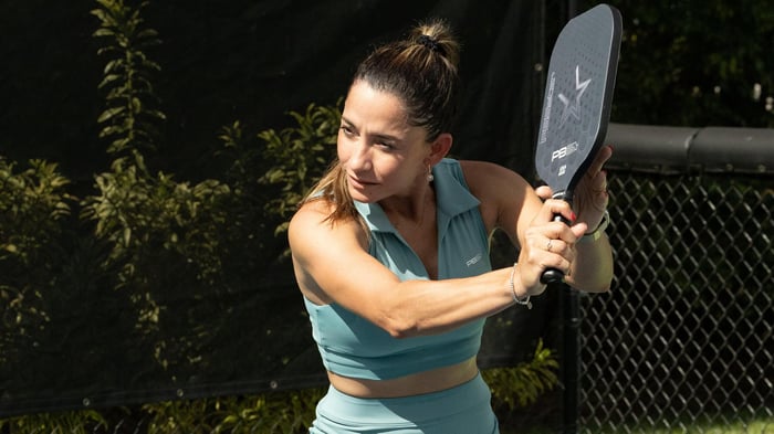 7 Tactical Pickleball Moves to Outsmart Opponents