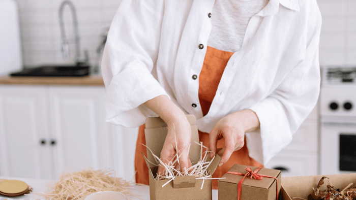 How to Package Wax Melts (Cheap + Premium Ideas)