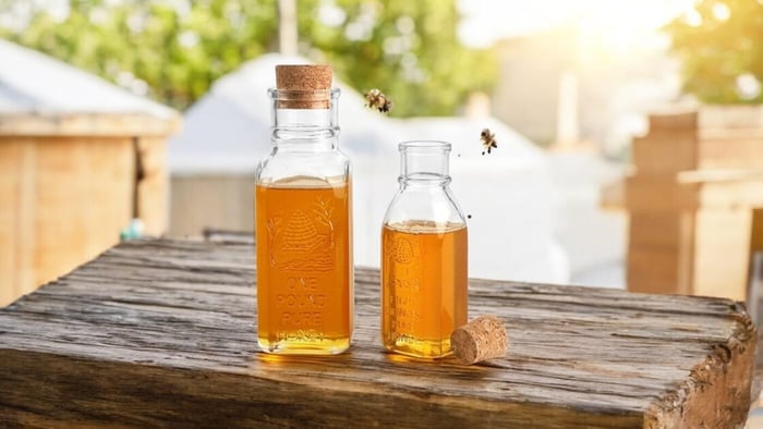 Muth Bottles with Honey and Cork