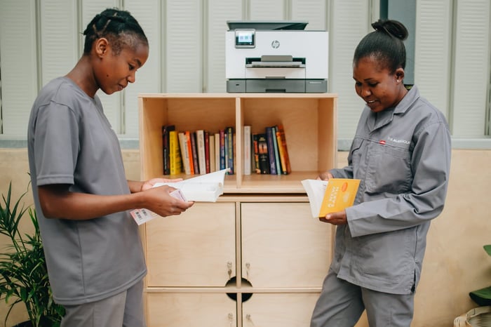 Enhancing Employee Wellbeing: Reading at Mo's Crib