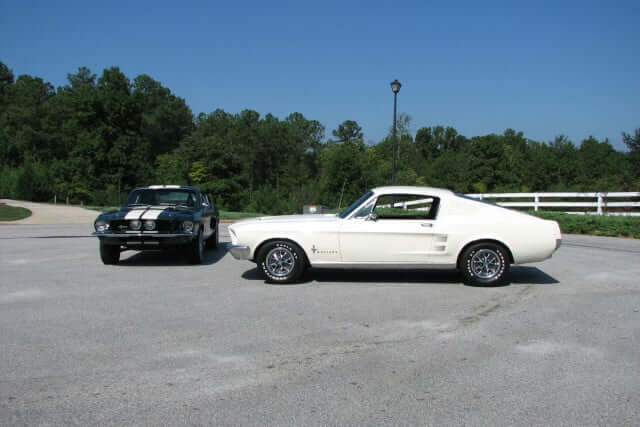 Detailsuche am Pony - Die kleinen Unterschiede der 60er Jahre Mustangs