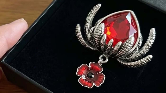 The Brooch Is Back: How a Classic Collectible Is Being Rediscovered by a New Generation