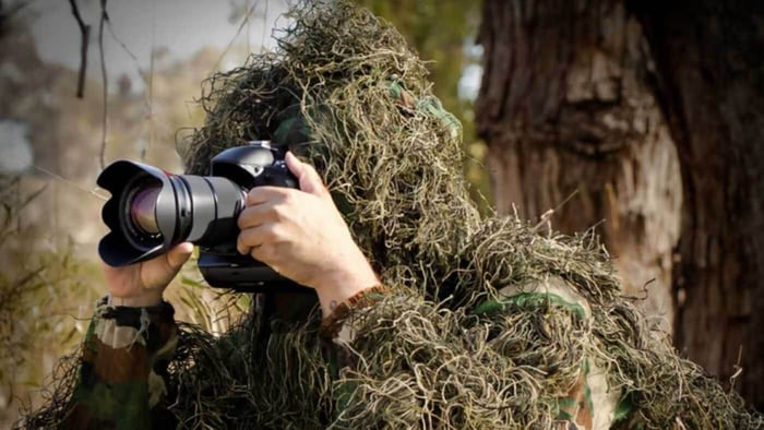 Why Wildlife Photographers Need Ghillie Suits & Camouflage Clothing