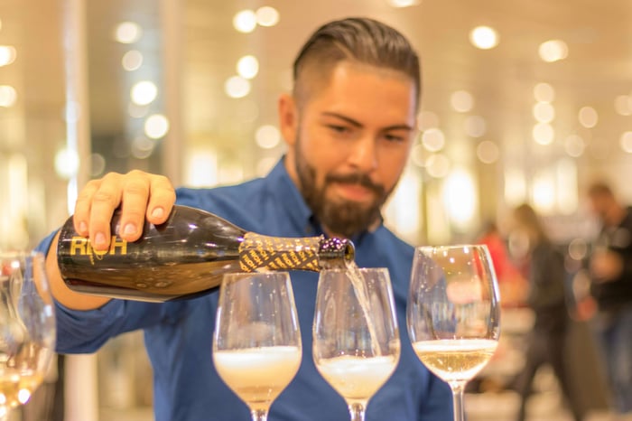 Tips for Serving Champagne and Sparkling Wine