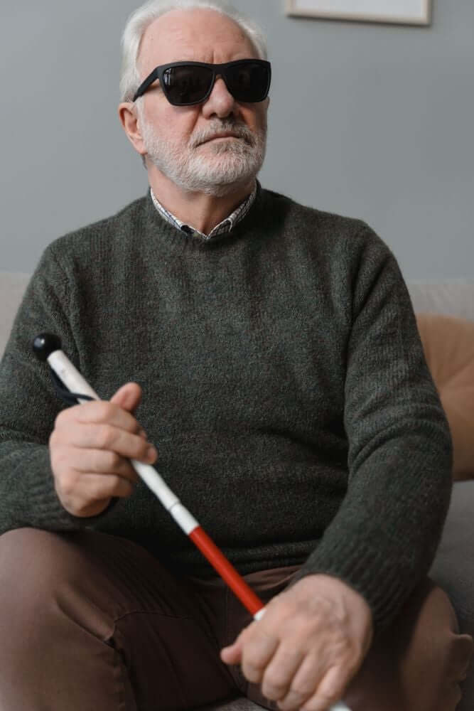 The Caregiver Guide - Supprting vision loss at home