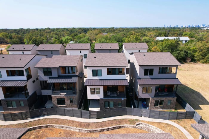 THE LOFTS AT ST. STEPHENS - AUSTIN, TX