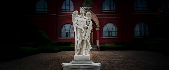 The Art of Marble: Sculptures Blending Tradition with Modern Innovation