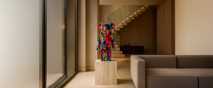 From Small Side Tables to Floor-Size Fantasies: Resin Sculptures for Every Scale