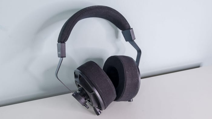 Final D8000 DC Review: Premium Audiophile Headphones at $5,300