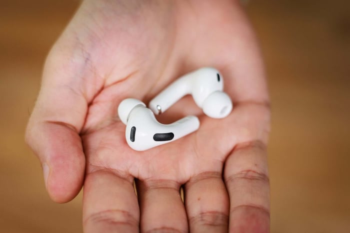 Apple iOS 26 Hides an AirPods Feature That Truly Changes Your Life