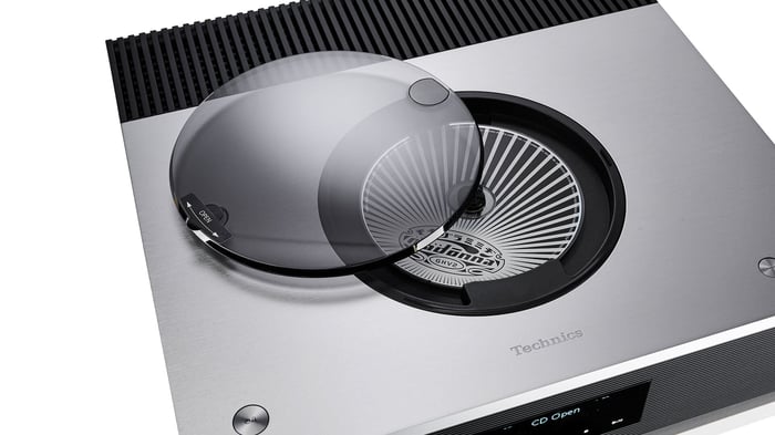 Technics SA-C600 Review: Compact Amplifier-Streamer with Powerful Sound