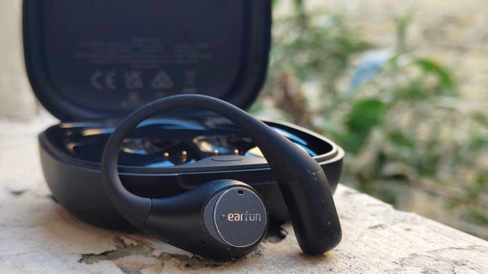 EarFun OpenJump Review: Open-Ear Headphones with IPX7 Water Protection