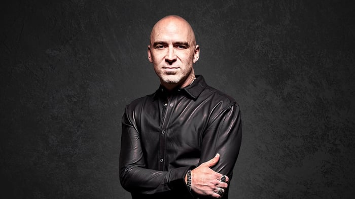 Top 10 Best Live Songs to Rock Your Next Playlist