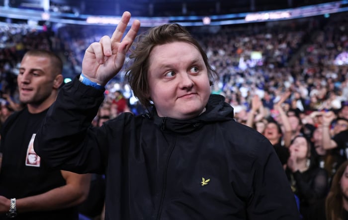 Lewis Capaldi Attends WWE SmackDown in London After Mental Health Break
