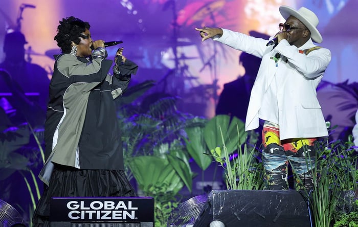 Fugees Fans Disappointed as Set is Cut Short at Lauryn Hill’s Diaspora Calling! Festival