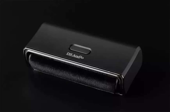 DS Audio Unveils Ultrasonic SC-001 Brush and Tube Phono Preamp TB-50
