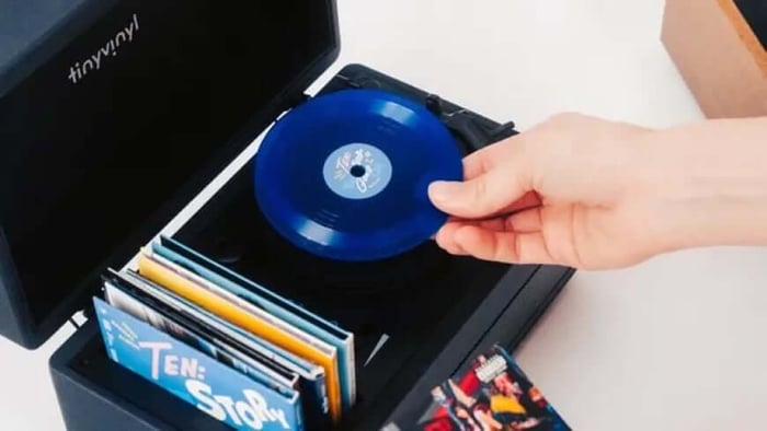 Tiny Vinyl Unveils the World's Smallest Vinyl Record Player