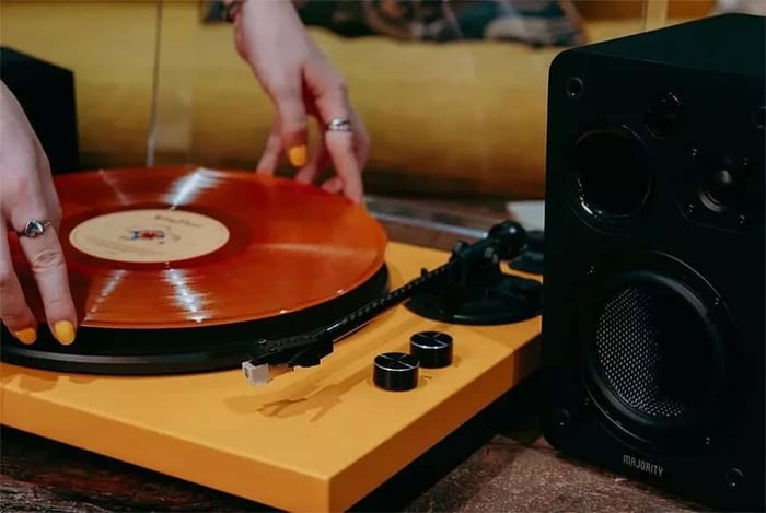 Majority Stylo and Folio: Affordable Vinyl Turntables for New Audiophiles