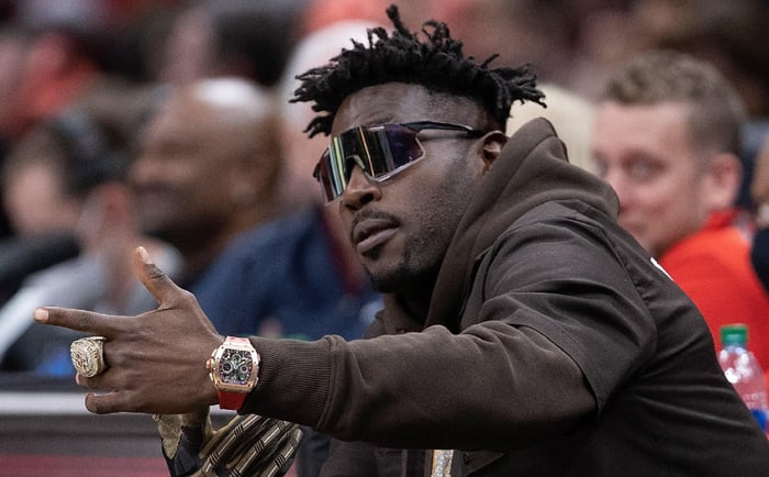 Antonio Brown Announces Booking for Fyre Festival 2