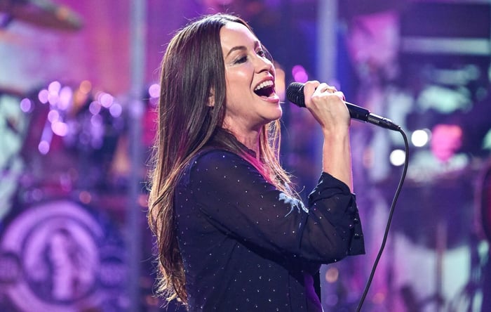 Alanis Morissette Takes Over as Headliner for State Fayre Festival After Neil Young’s Tour Cancellation