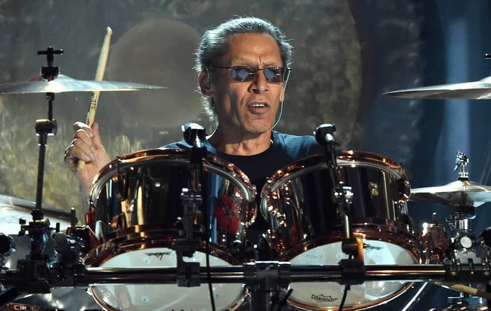 Alex Van Halen Collaborates with Toto’s Steve Lukather on New Record