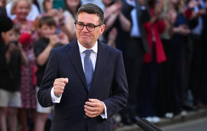 Andy Burnham Announces Business Rate Cuts for Music Venues, Clubs, and Pubs in England