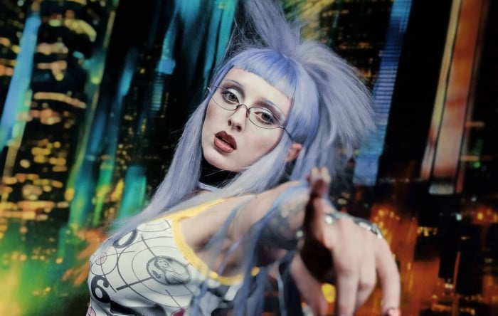 Ashnikko – ‘Smoochies’ Review: Eavesdrop on the Wildest Club Conversations