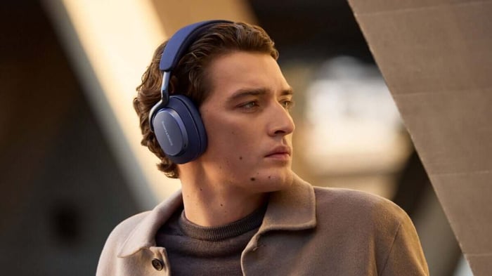 Introducing the Bowers & Wilkins Px7 S3: The New Standard in Headphones