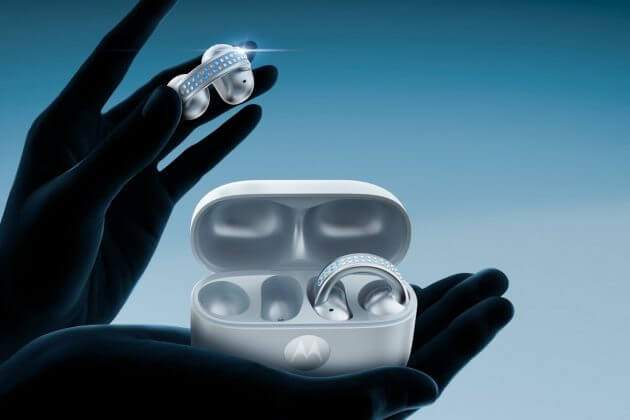 Motorola’s Brilliant Collection: Iconic Razr Returns to India with Swarovski Sparkle