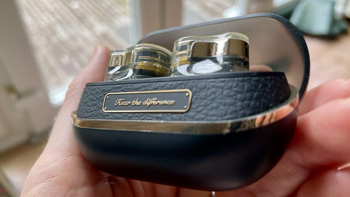 How to Tell Expensive Headphones from Cheap Ones? Spoiler: You Can't!