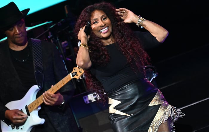 Chaka Khan Critiques Today’s Pop Stars Using “Butts and Body Parts” to Compensate for Vocal Gaps