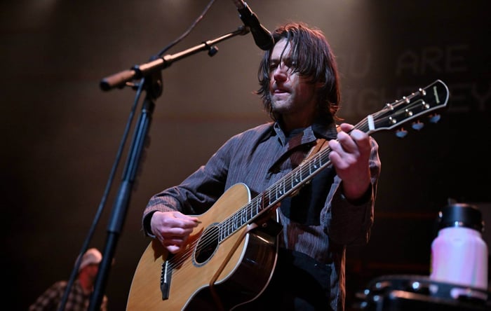 Bright Eyes’ Conor Oberst Surprises Fans at His Own Lookalike Contest in Omaha