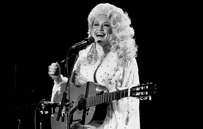 Dolly Parton Tributes From McCartney, Swift, Eminem and More