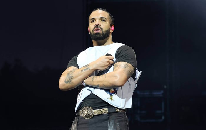 Anthony Fantano Apologizes for Past Racial Slurs and Controversial Comments Amid Backlash