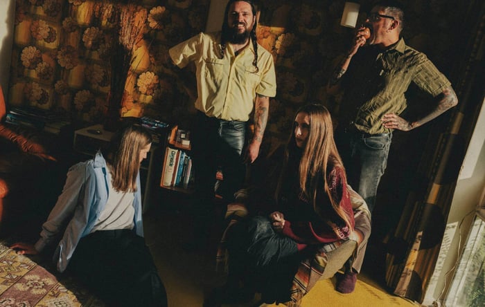 Dry Cleaning Drops ‘Cruise Ship Designer’ Single and Announces Intimate UK Outstore Shows