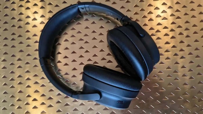Earfun Tune Pro Headphones Review: Long Battery Life but Poor Sound Quality