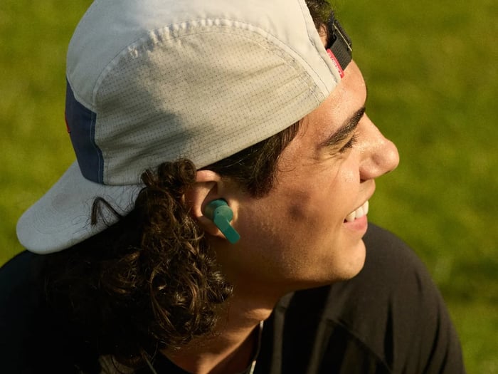 Fairbuds 2 Earbuds Make Replaceable Batteries the New Standard