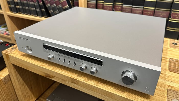 Luxman E-07 Review: Subtle Style Meets Incredible Performance