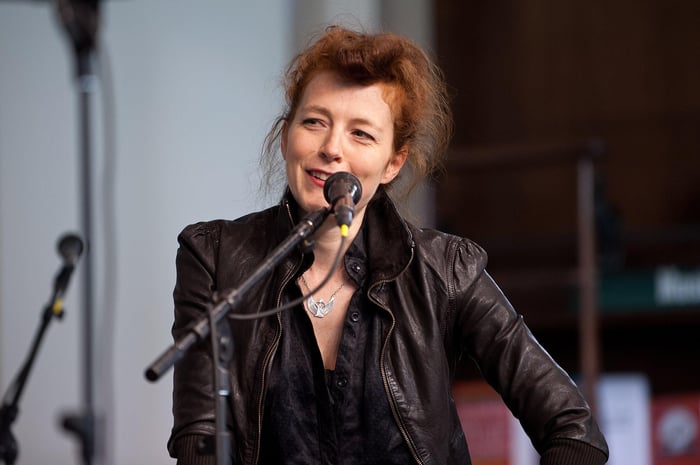 Melissa Auf Der Maur Reflects on Rock History in ‘Good’ Memoir