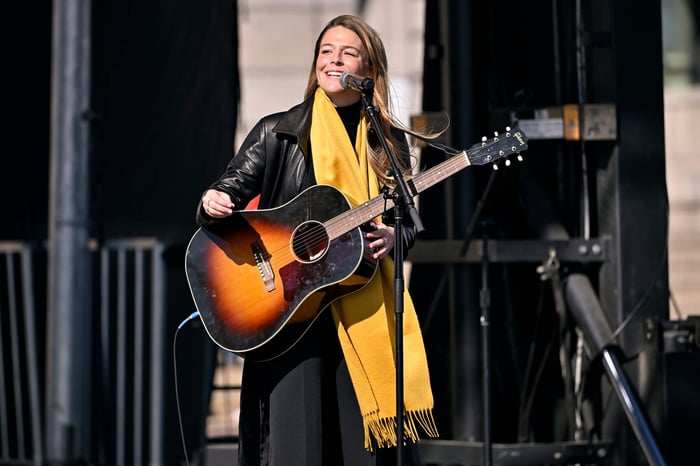 Maggie Rogers Celebrates Colbert’s Legacy and Launches Arts Foundation