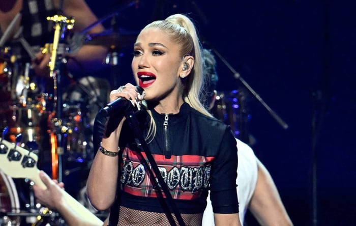 Gwen Stefani Unveils Heartfelt New Single ‘Still Gonna Love You’ with Finneas